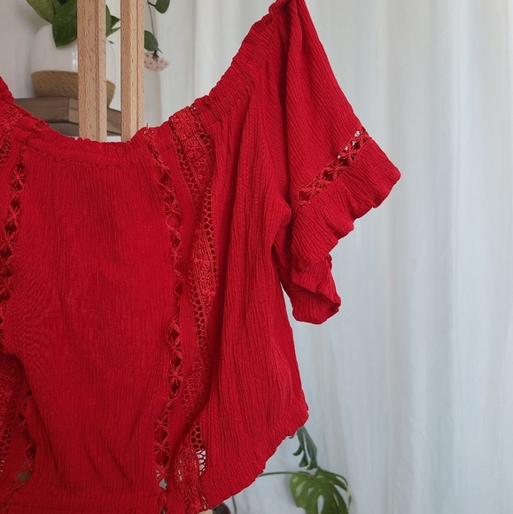 Boho off-the-shoulder red crop top with lace - Picture 7 of 10